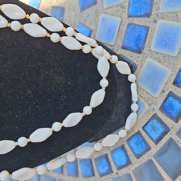 Vintage White Milk Glass Beaded Hand Knotted Necklace - Picture 2 of 4